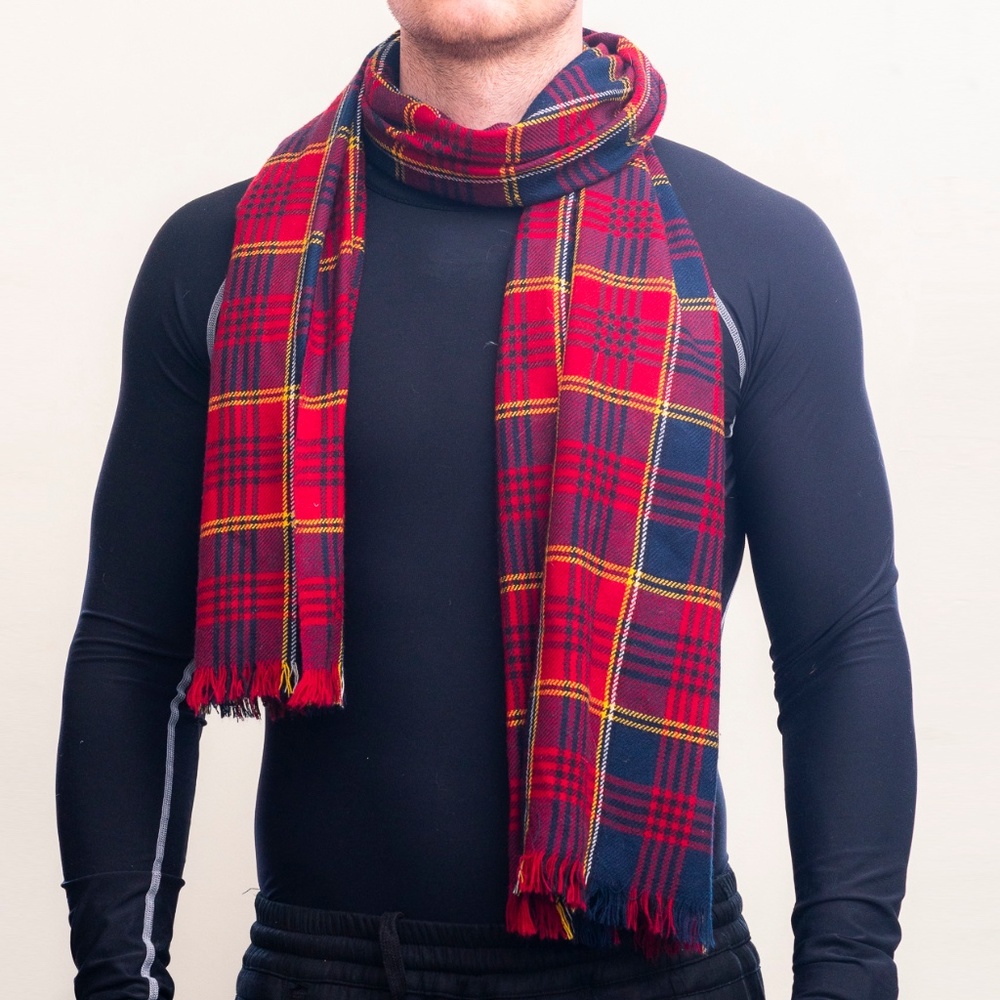Tommy Hilfiger Scarf in Tartan-Houndstooth Plaid
